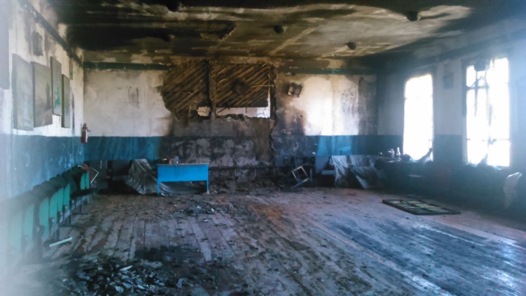 Фото для Огнем уничтожен сельский Дом Культуры, где дети развивали свои таланты. Поможем детям вернуть их Дом.