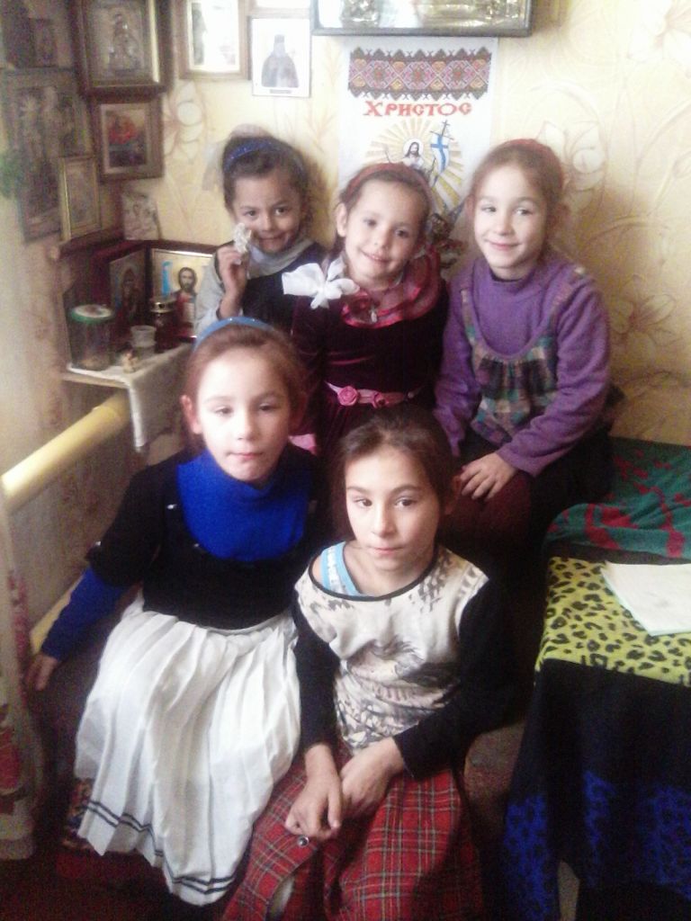 Фото для Тепло, светло и вода в доме! вот о чем мечтают мои пять внучек