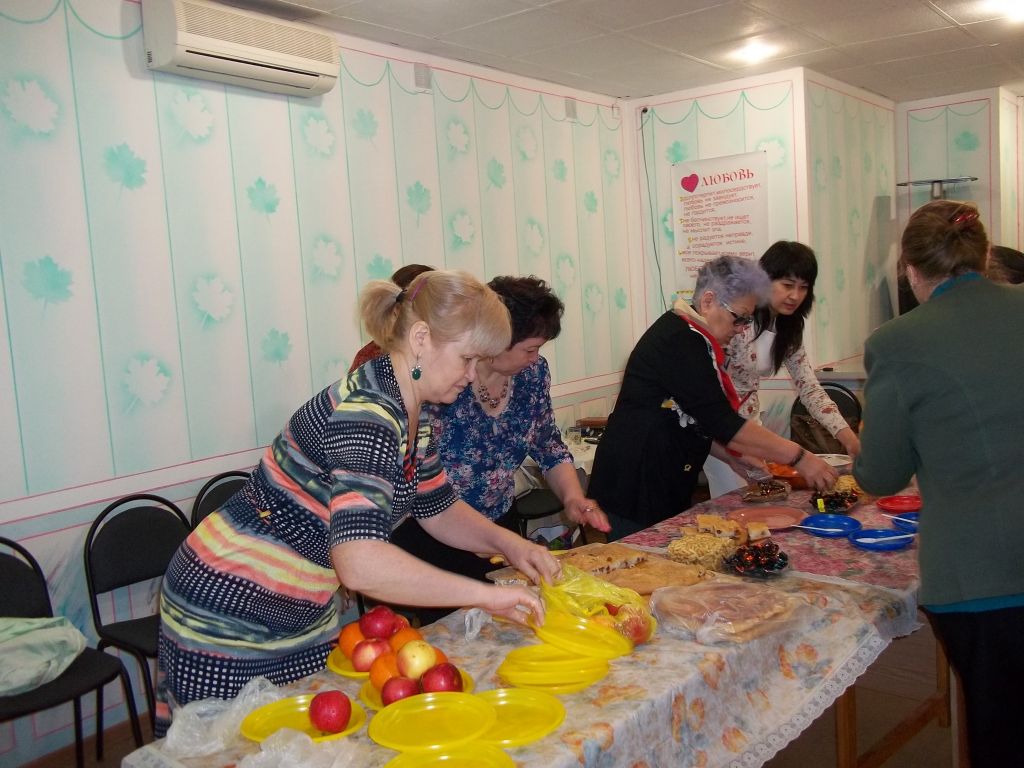 Фото для Организация горячего питания и помощь продуктовыми пакетами малообеспеченных слоев населения