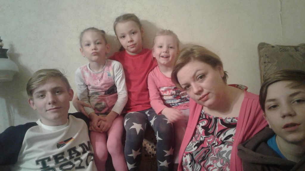 Фото для Приобретение мебели, одежды и обихода многодетным с ребенком инвалидом после кражи