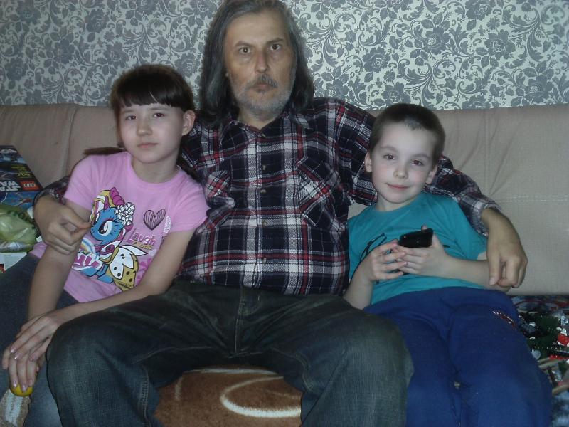 Фото для Необходима небольшая помощь добросовестных и неравнодушных людей, собрать детей в школу.