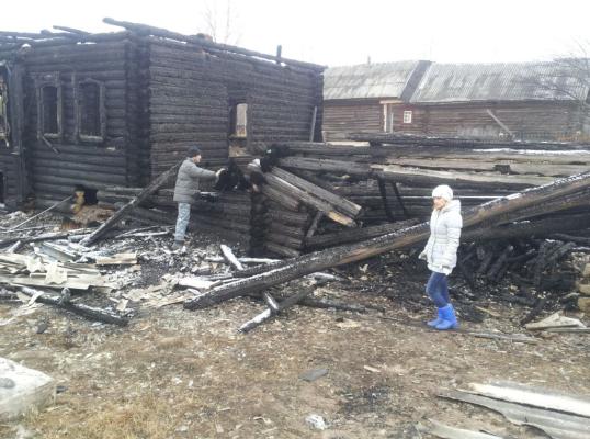 Фото для Сгорел дом в деревне Елино