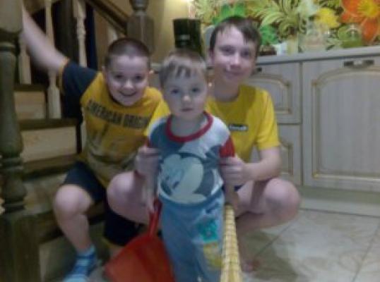 Фото для Многодетная семья нуждается в помощи, банк забирает единственное жилье