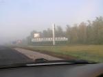 Мы въезжаем в непроглядный утренний туман